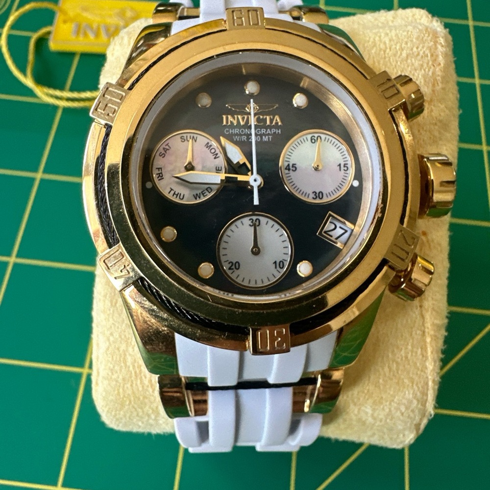 New with tags In it a Bold White and Gold